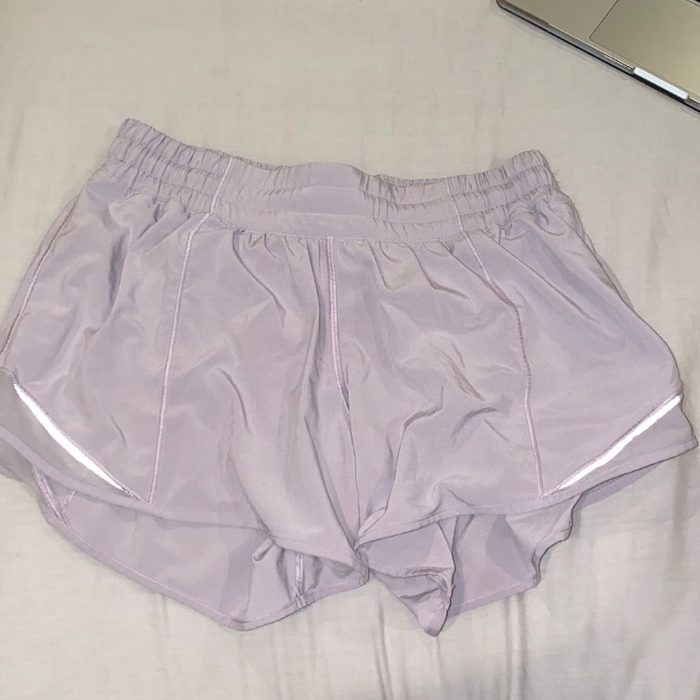 Lululemon Hotty Tody Lilac 4inch low rise shorts